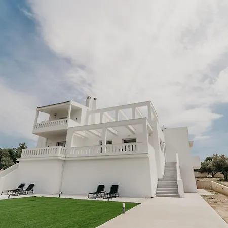 Вилла Areti White - 2 Лоутраки